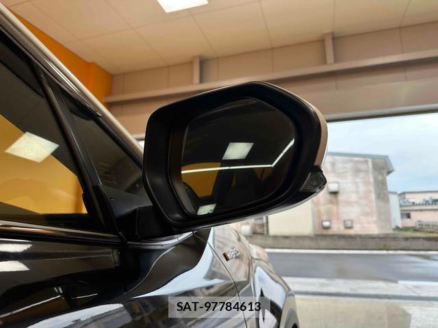 Toyota C-HR 2017-12 8650178-17
