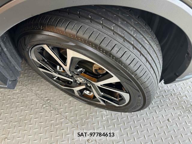 Toyota C-HR 2017-12 8650178-18