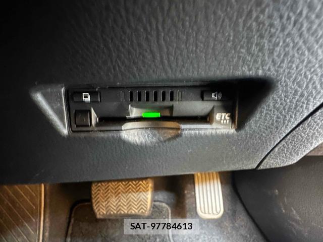 Toyota C-HR 2017-12 8650178-6
