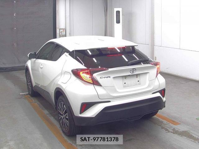 Toyota C-HR 2019-11 8650408-1