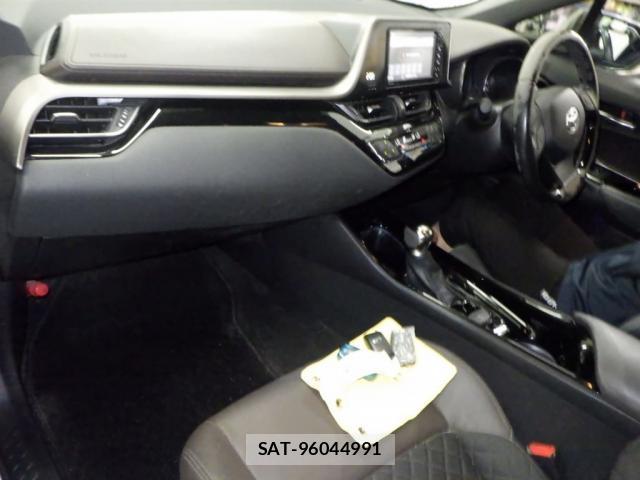 Toyota C-HR 2019-07 8650621-2