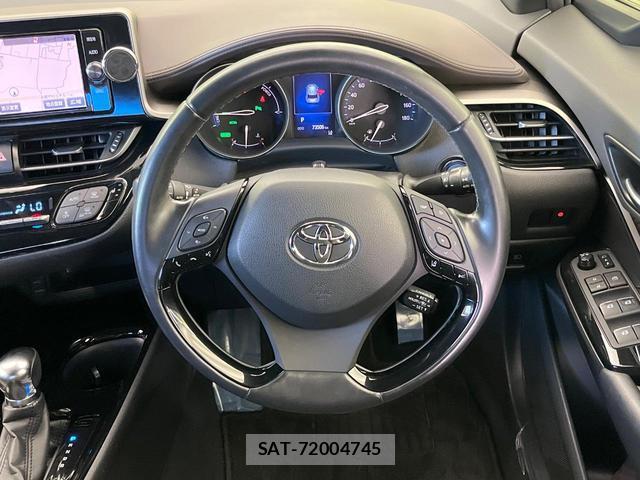 Toyota C-HR 2017-10 8650953-11