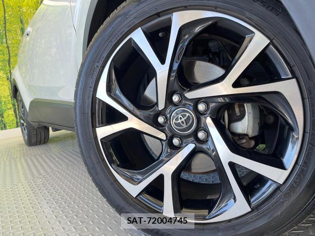 Toyota C-HR 2017-10 8650953-13