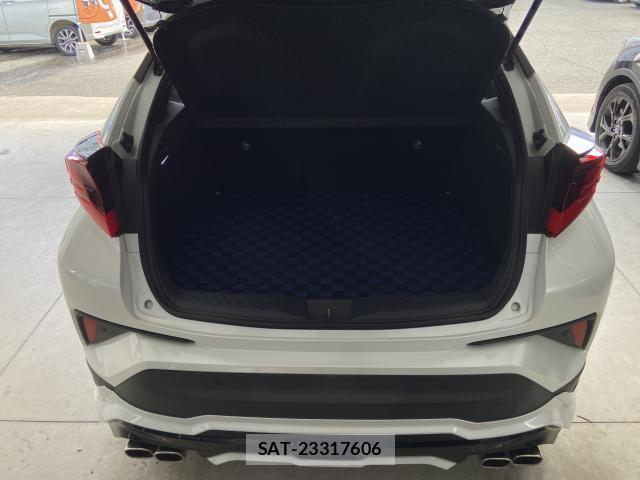 Toyota C-HR 2022-03 8651925-11