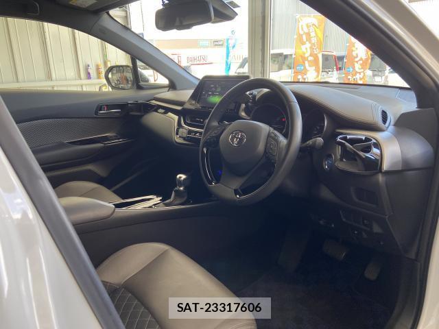 Toyota C-HR 2022-03 8651925-13