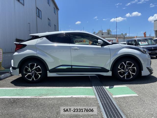 Toyota C-HR 2022-03 8651925-15