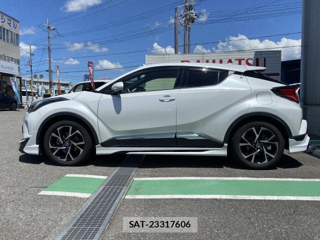 Toyota C-HR 2022-03 8651925-16