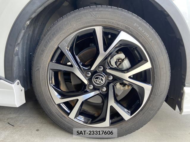 Toyota C-HR 2022-03 8651925-17