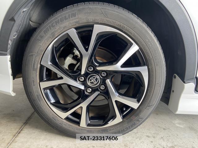 Toyota C-HR 2022-03 8651925-18
