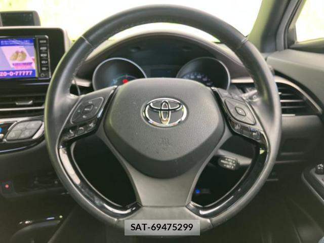Toyota C-HR 2017-06 8652110-14
