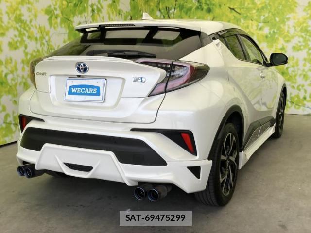Toyota C-HR 2017-06 8652110-2