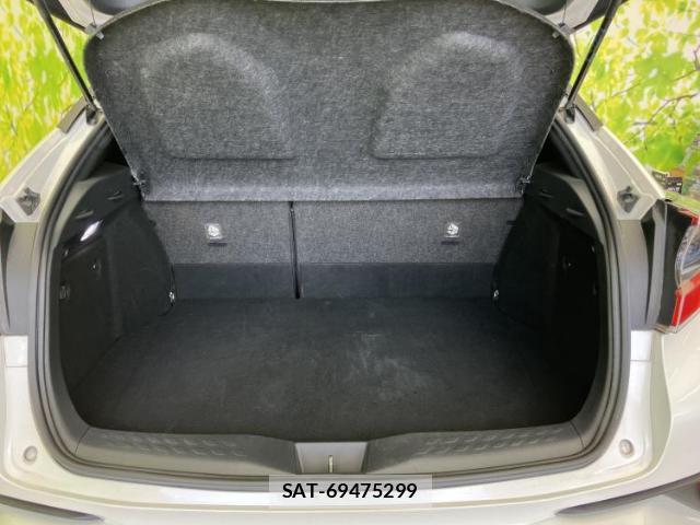 Toyota C-HR 2017-06 8652110-7