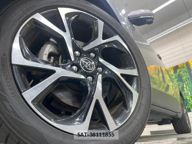 Toyota C-HR 2017-12 8652307-12