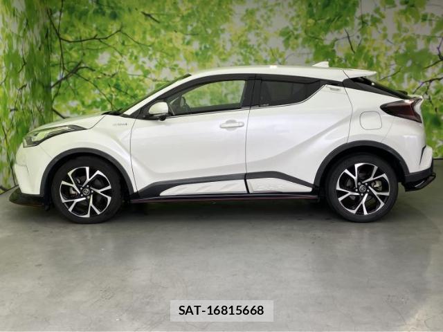 Toyota C-HR 2017-10 8653722-1