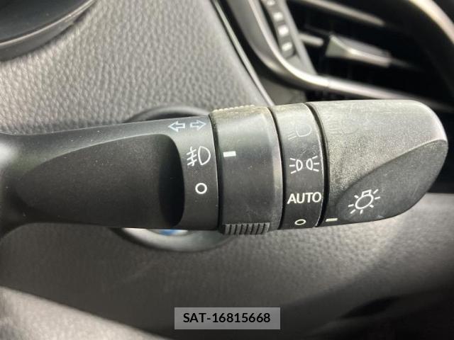Toyota C-HR 2017-10 8653722-15