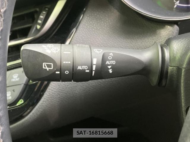 Toyota C-HR 2017-10 8653722-16