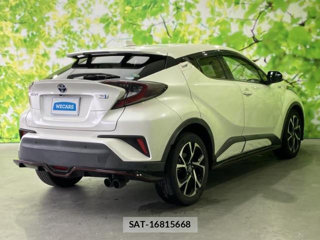 Toyota C-HR 2017-10 8653722-2