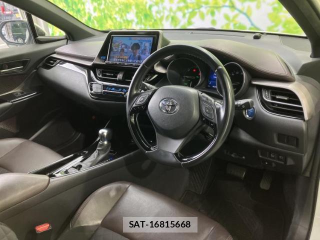 Toyota C-HR 2017-10 8653722-4