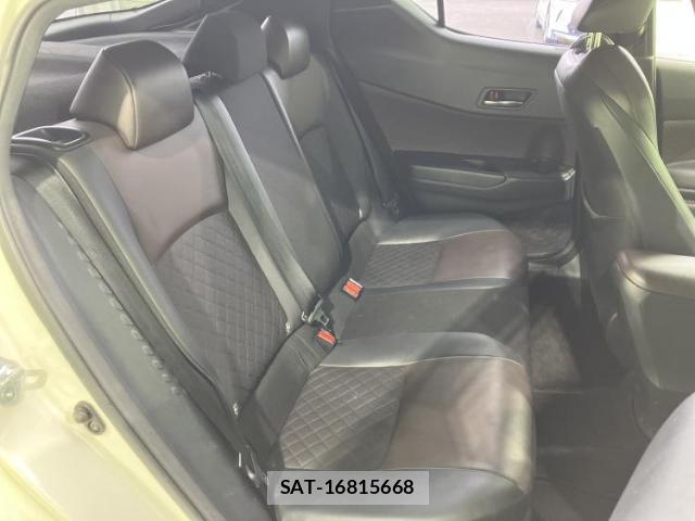 Toyota C-HR 2017-10 8653722-5