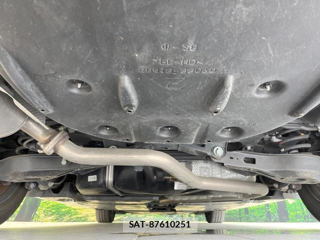 Toyota CAMRY 2017-08 8648836-18