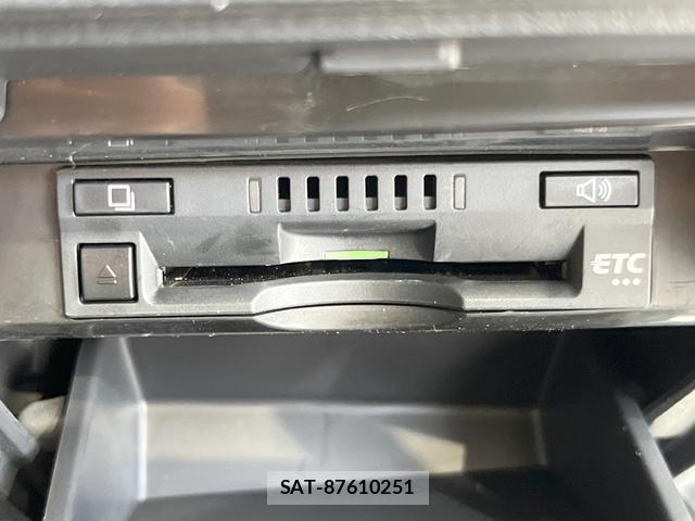 Toyota CAMRY 2017-08 8648836-6