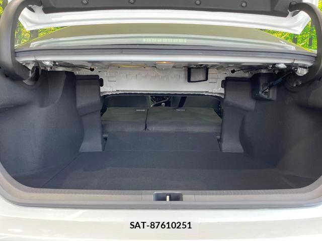 Toyota CAMRY 2017-08 8648836-9