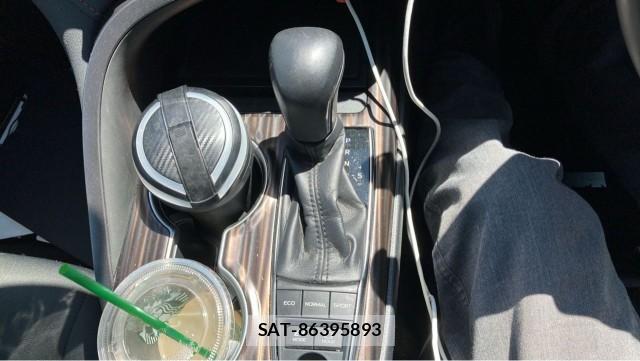 Toyota CAMRY 2017-08 8651480-14