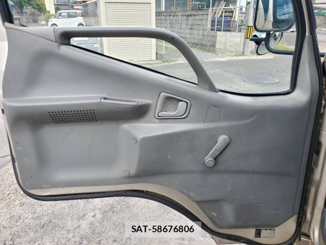 MITSUBISHI FUSO CANTER GUTS 2000-01 8648689-16