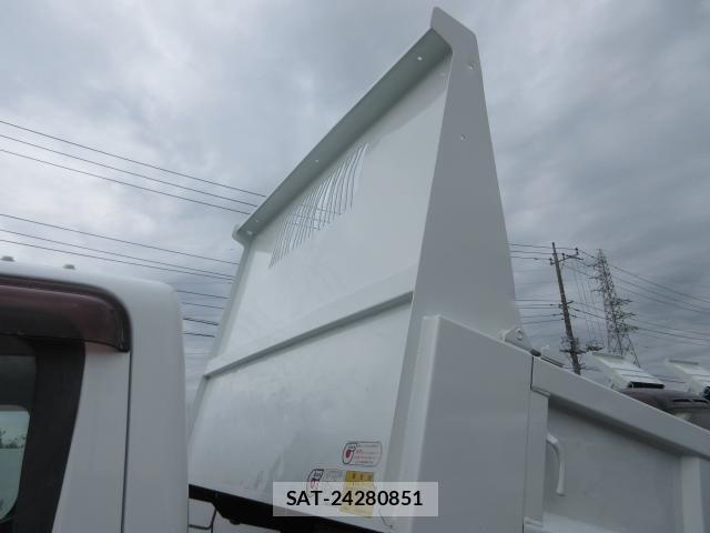 MITSUBISHI FUSO CANTER 2015-06 8646697-13