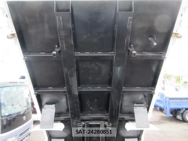 MITSUBISHI FUSO CANTER 2015-06 8646697-17