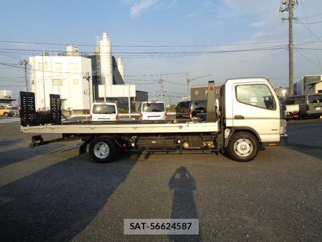 MITSUBISHI FUSO CANTER 2019-03 8647785-1
