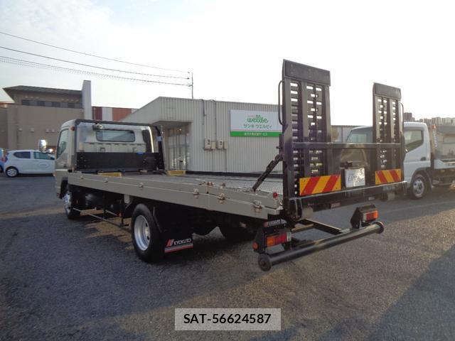 MITSUBISHI FUSO CANTER 2019-03 8647785-4