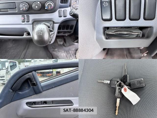 MITSUBISHI FUSO CANTER 2014-03 8647903-14