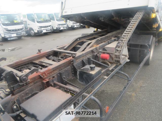 MITSUBISHI FUSO CANTER 2018-02 8648607-9
