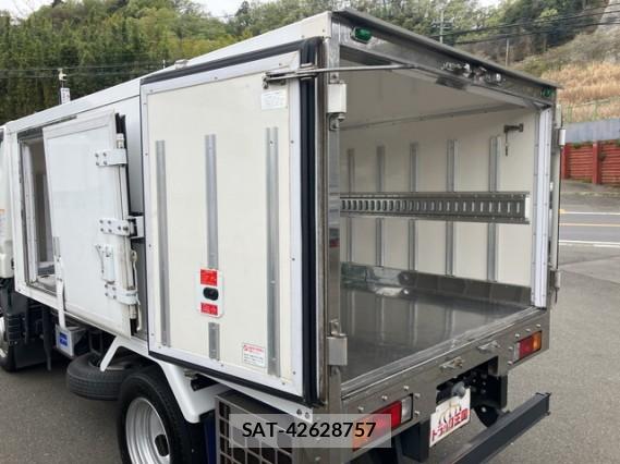 MITSUBISHI FUSO CANTER 2017 8649582-15
