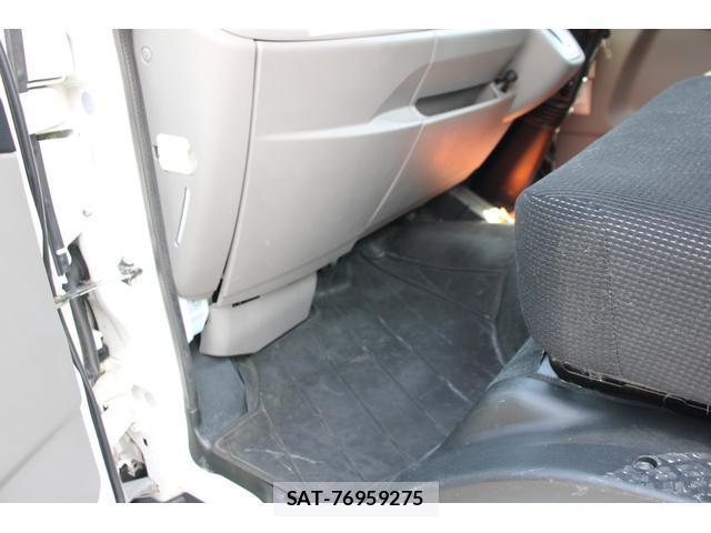 MITSUBISHI FUSO CANTER 2019-09 8649758-19