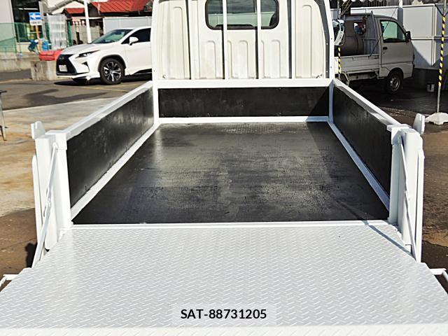 MITSUBISHI FUSO CANTER 2018-03 8650193-16