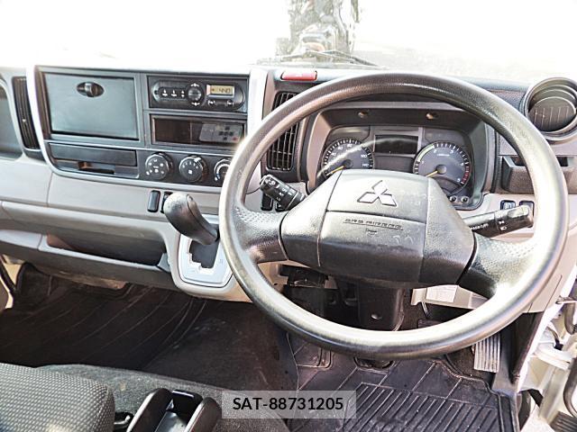 MITSUBISHI FUSO CANTER 2018-03 8650193-2