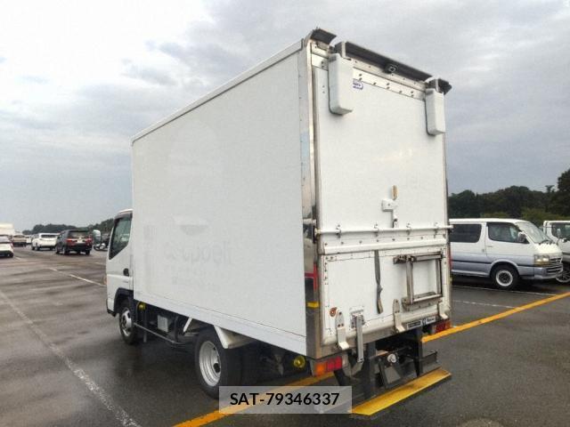 MITSUBISHI FUSO CANTER 2016-05 8652061-4