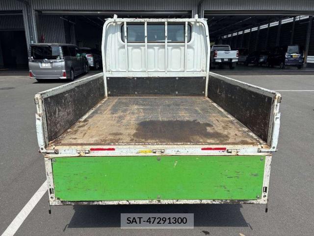 MITSUBISHI FUSO CANTER 2013-08 8652259-5