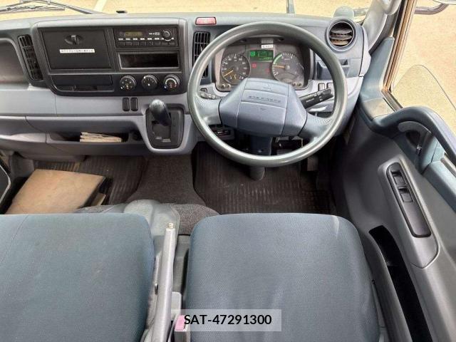 MITSUBISHI FUSO CANTER 2013-08 8652259-6
