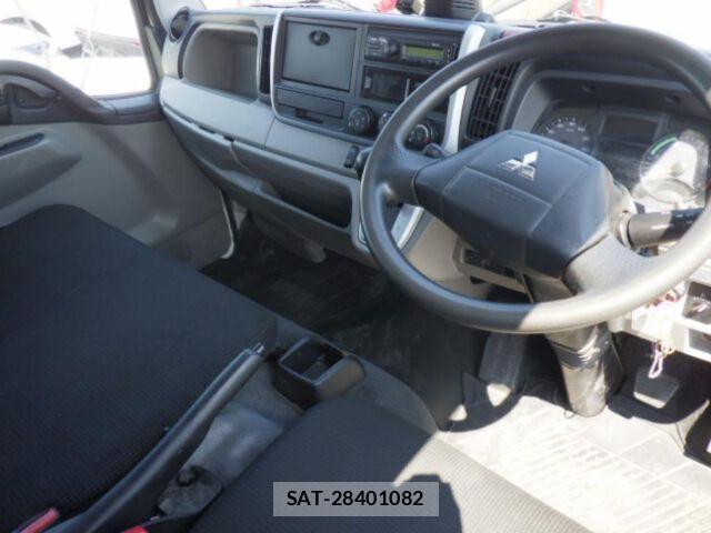 MITSUBISHI FUSO CANTER 2019-09 8652473-5