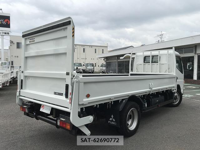 MITSUBISHI FUSO CANTER 2017-09 8652917-7
