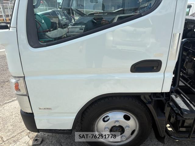 MITSUBISHI FUSO CANTER 2011-10 8653036-17