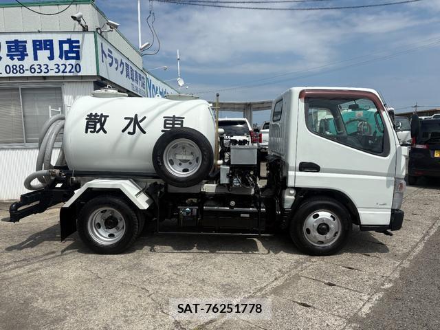 MITSUBISHI FUSO CANTER 2011-10 8653036-3