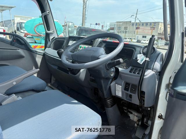 MITSUBISHI FUSO CANTER 2011-10 8653036-5