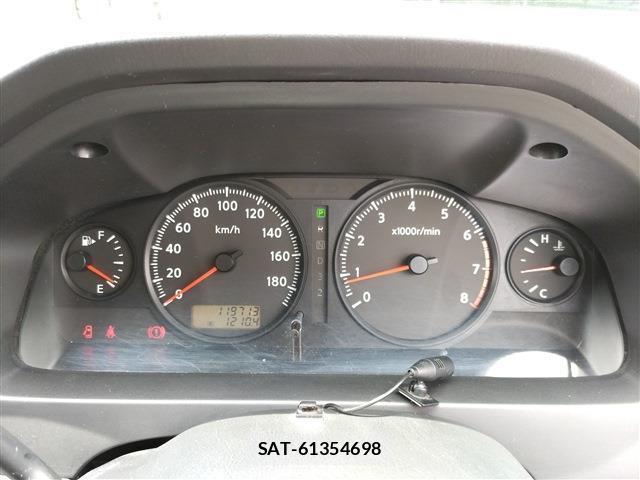 Nissan Caravan 2011-11 8646746-15