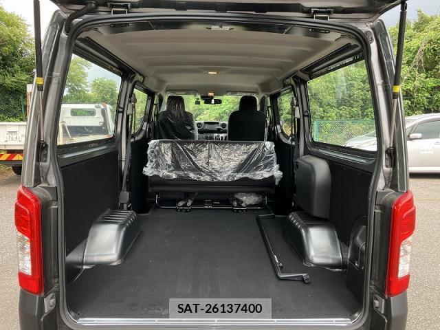 Nissan Caravan 2025-03 8649854-6