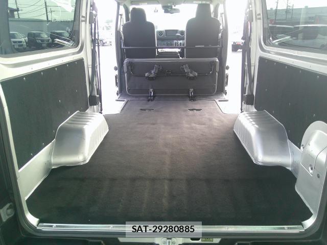 Nissan Caravan 2024-10 8651151-12