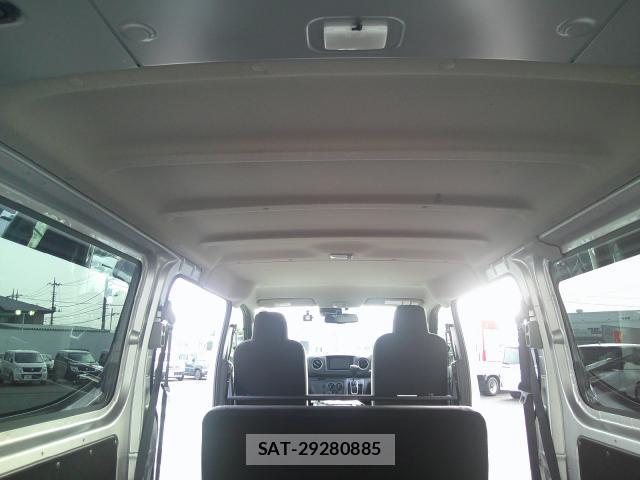 Nissan Caravan 2024-10 8651151-13